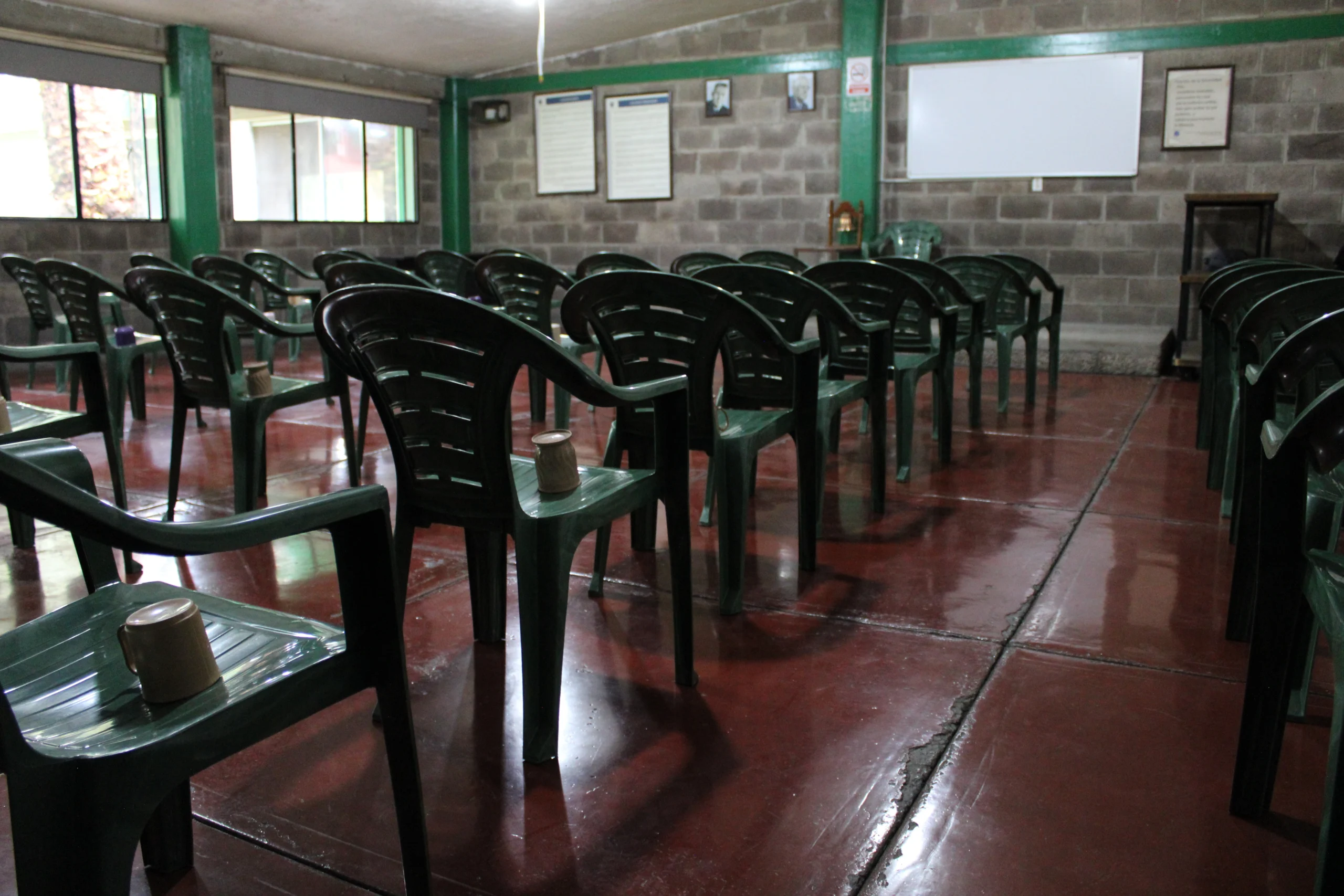 Sala de Sesiones de Grupo - Tratamiento de Adicciones
